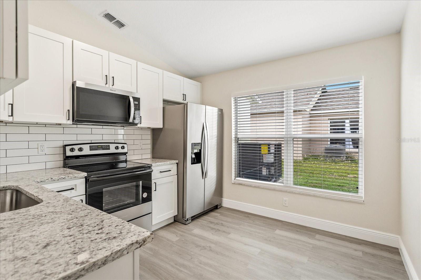 Image 6 of 15 For 689 Palmera Street