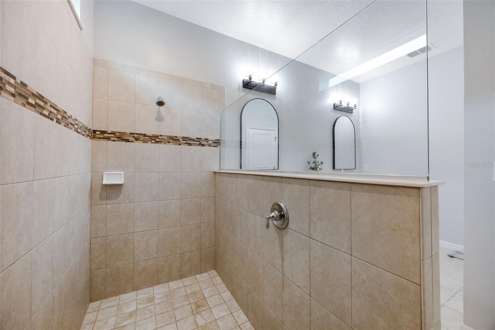 Image 27 of 37 For 5438 Carrara Court