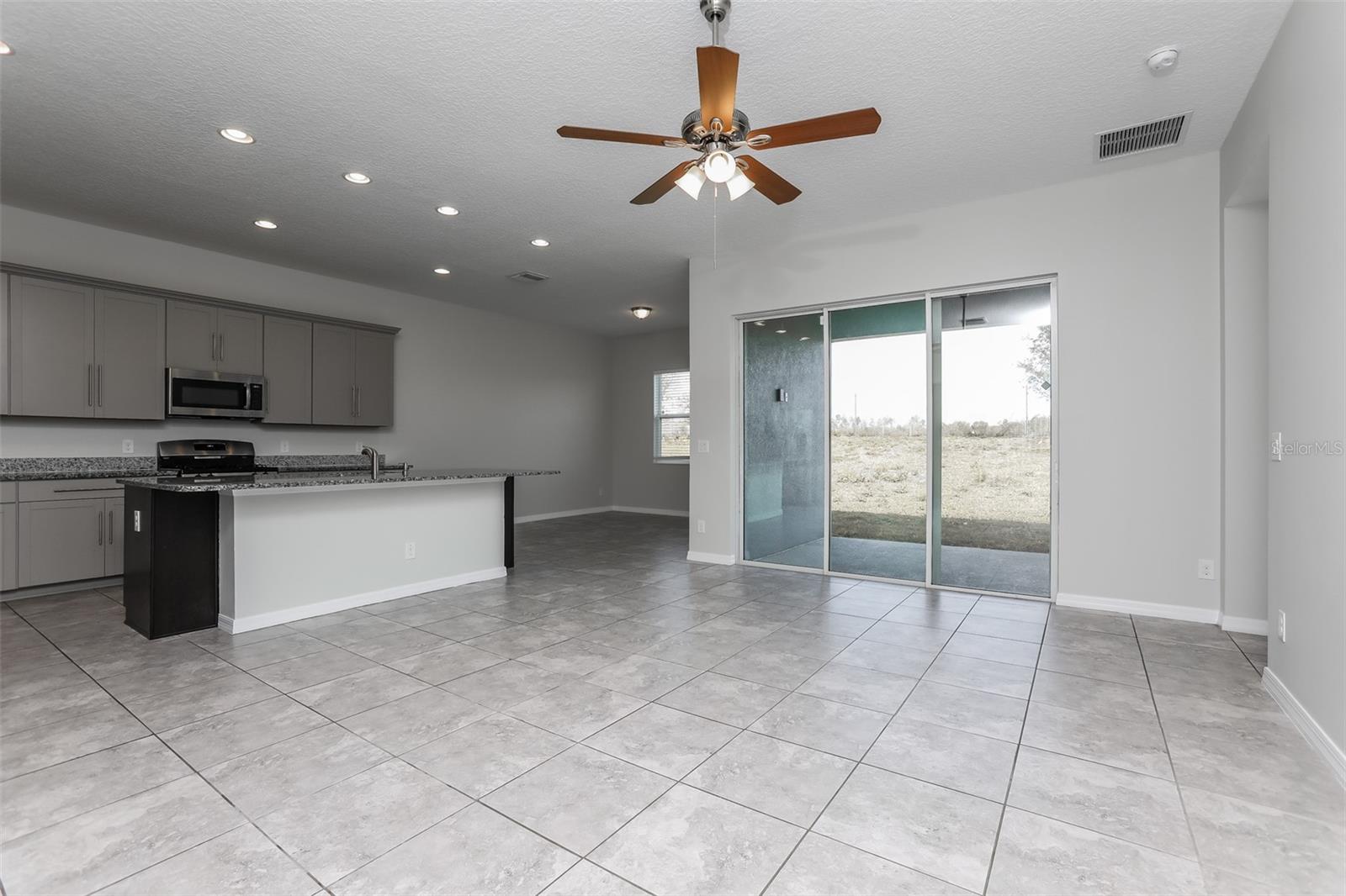 Image 4 of 15 For 800 Grand Hilltop Drive