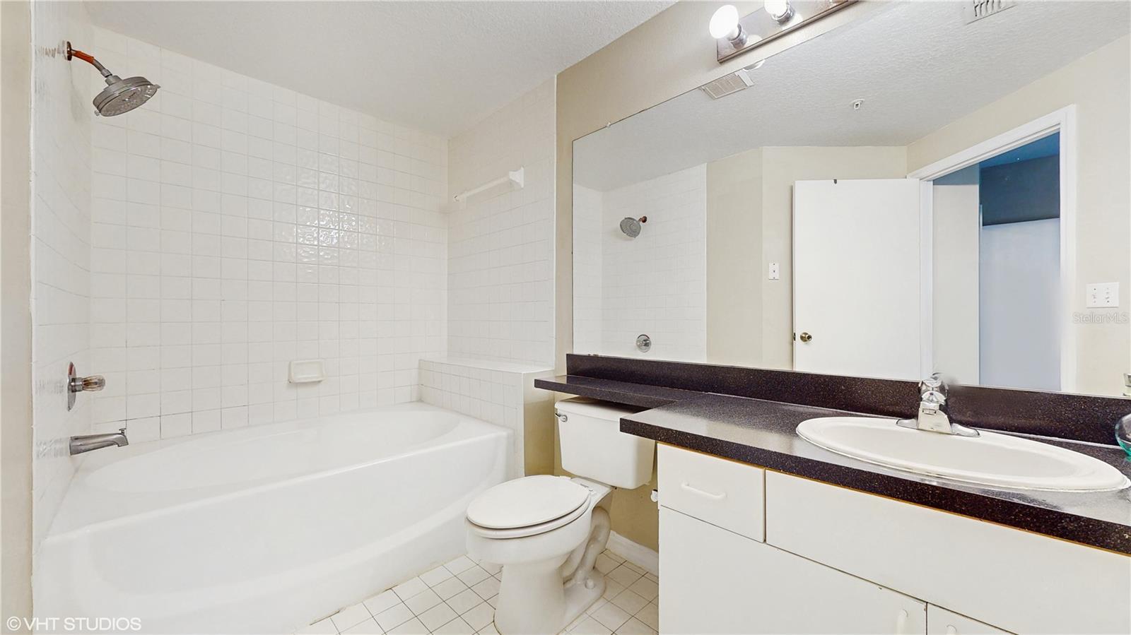Image 16 of 25 For 5512 Metrowest Boulevard 203