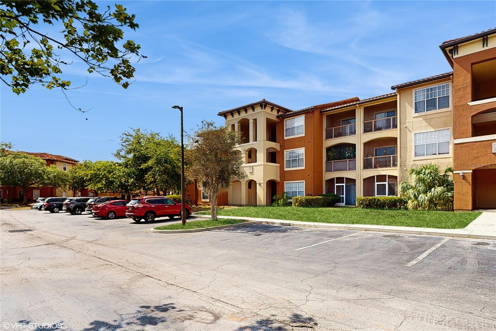 Image 2 of 25 For 5512 Metrowest Boulevard 203
