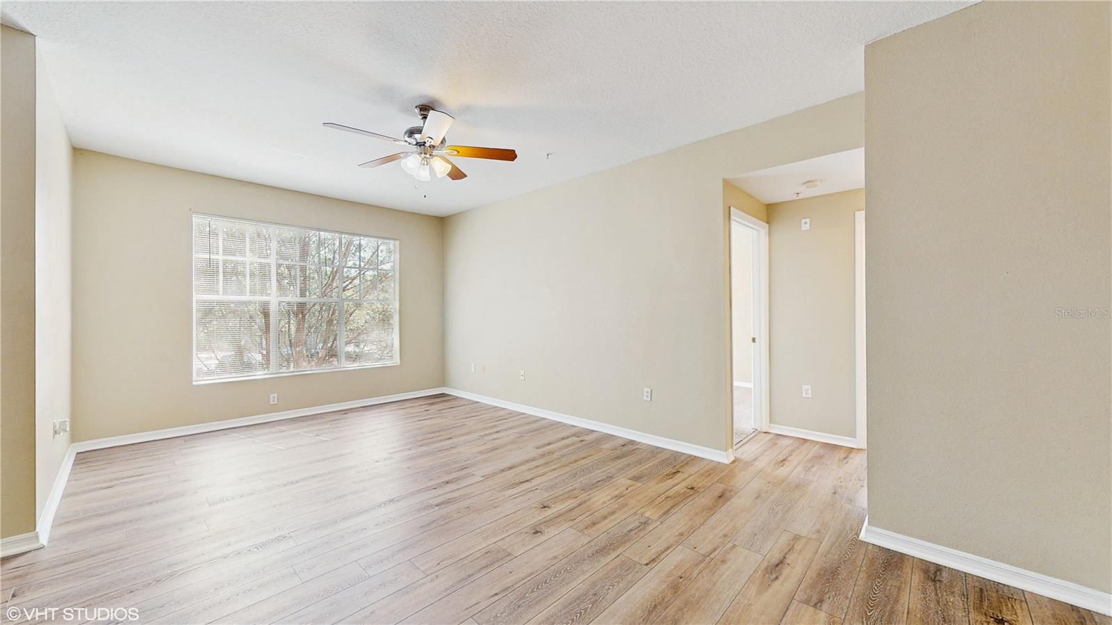 Image 3 of 25 For 5512 Metrowest Boulevard 203