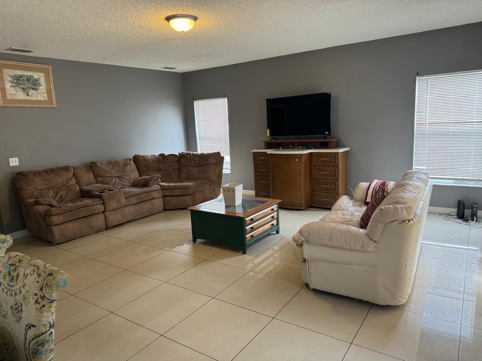 Image 4 of 5 For 1403 Kissimmee Court