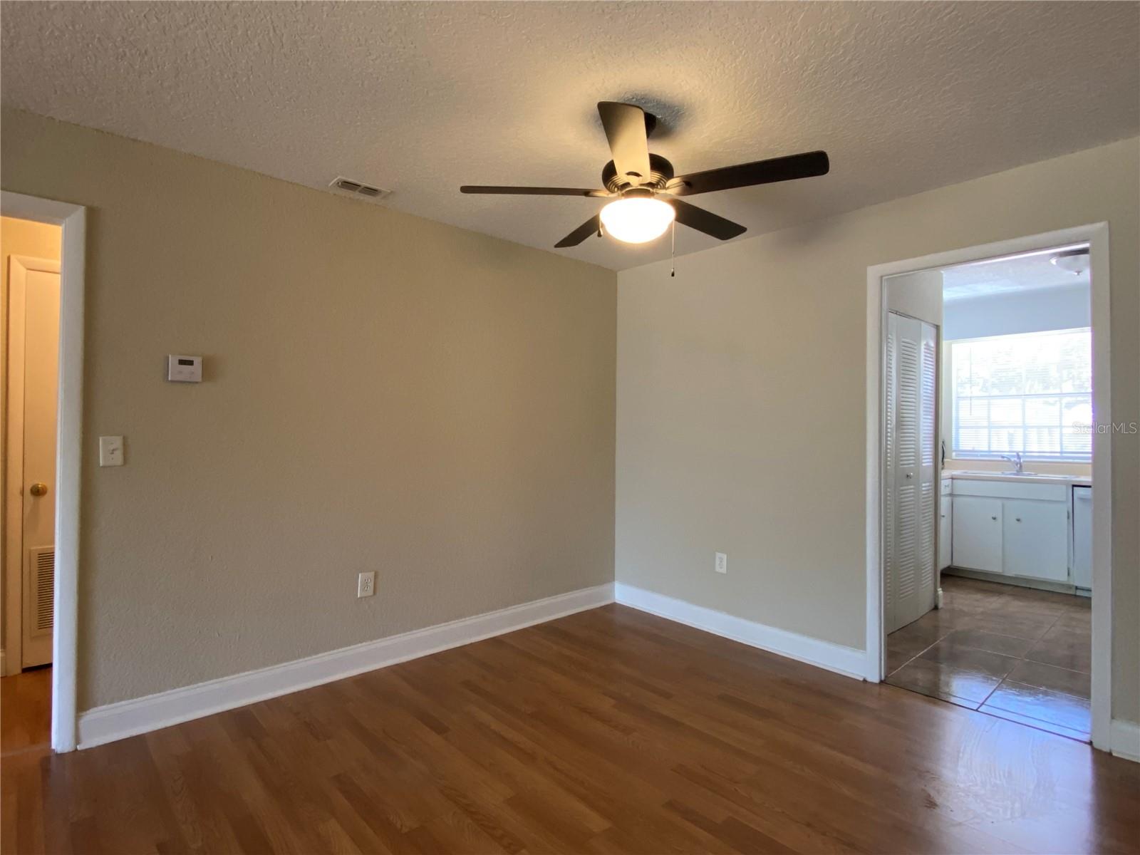 Image 5 of 14 For 412 Banyon Tree Circle 202