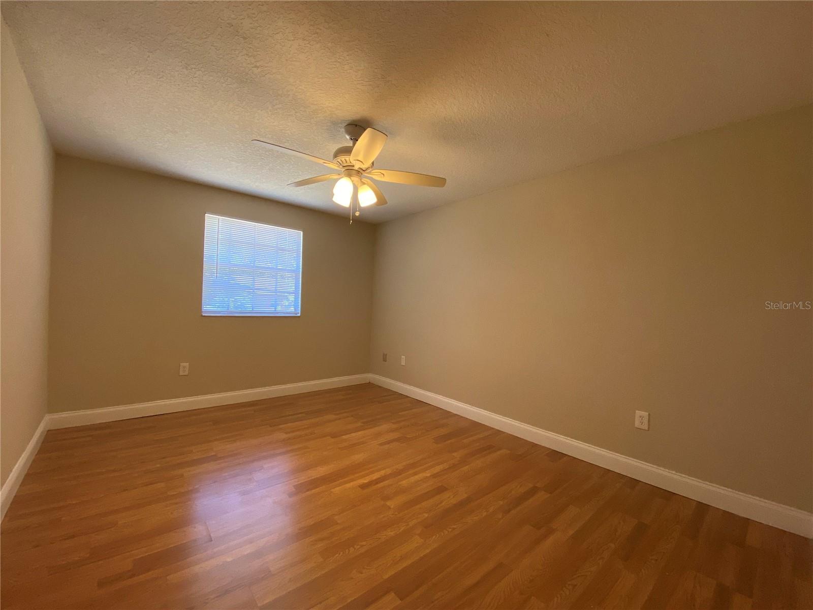 Image 6 of 14 For 412 Banyon Tree Circle 202