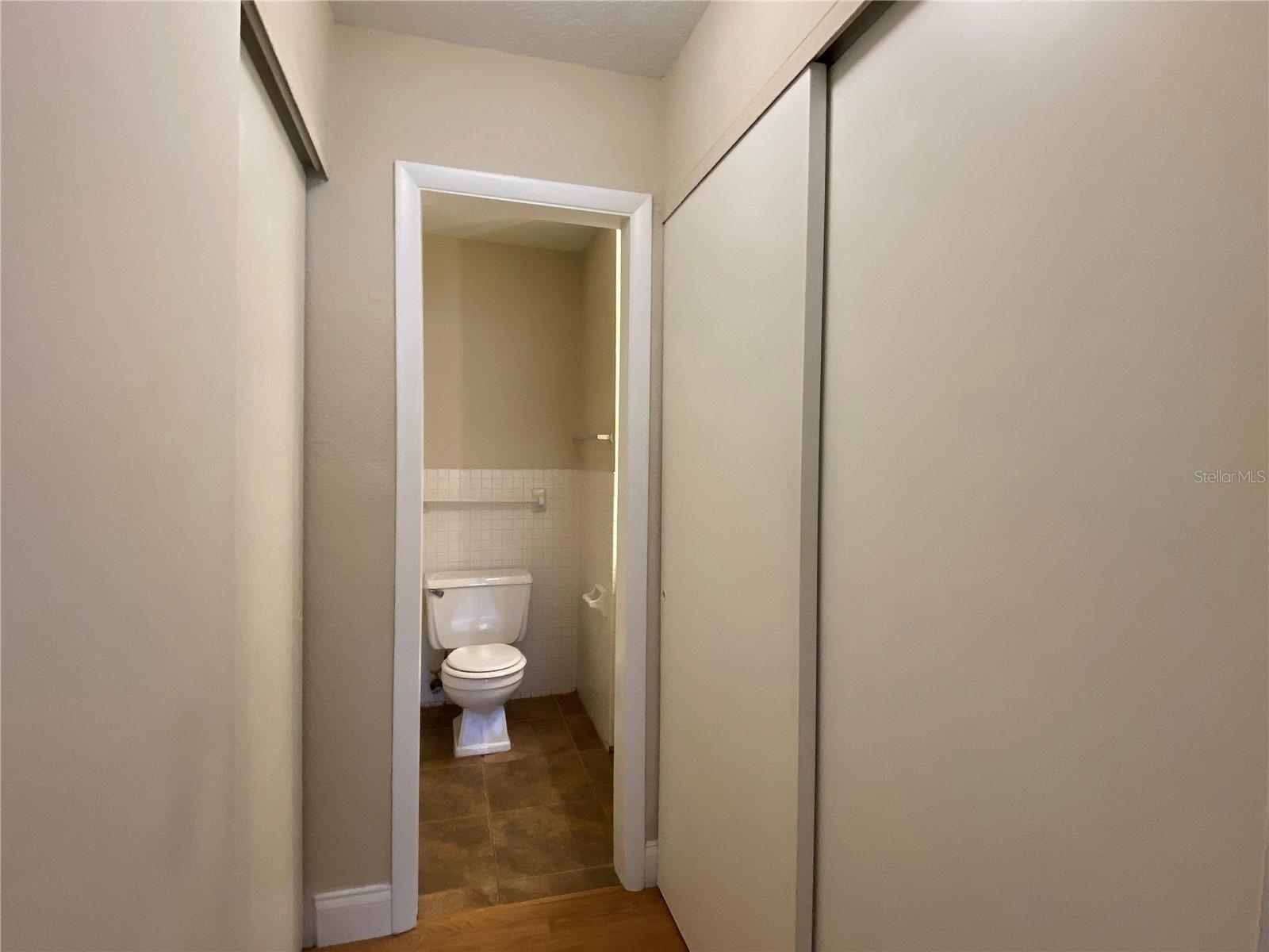 Image 8 of 14 For 412 Banyon Tree Circle 202