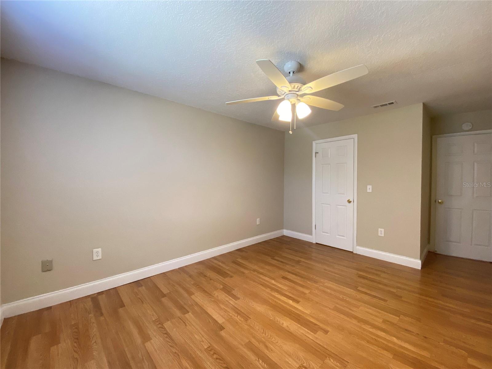 Image 9 of 14 For 412 Banyon Tree Circle 202