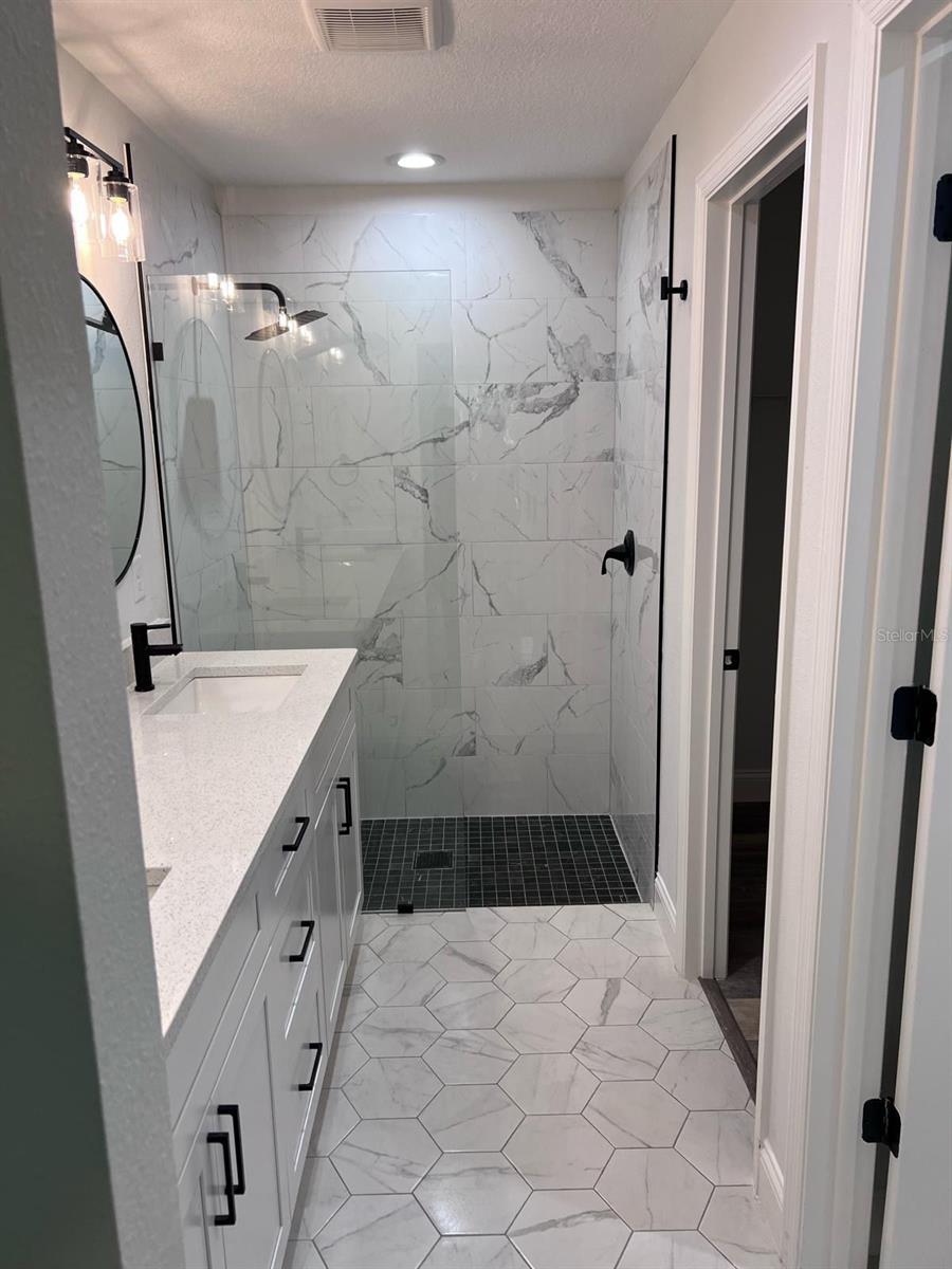 Image 11 of 18 For 2955 Hampshire Boulevard