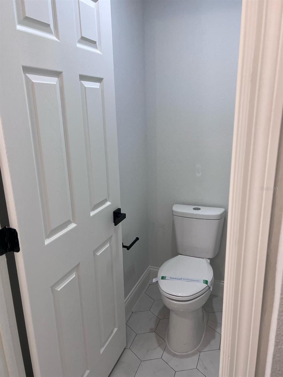 Image 3 of 18 For 2955 Hampshire Boulevard