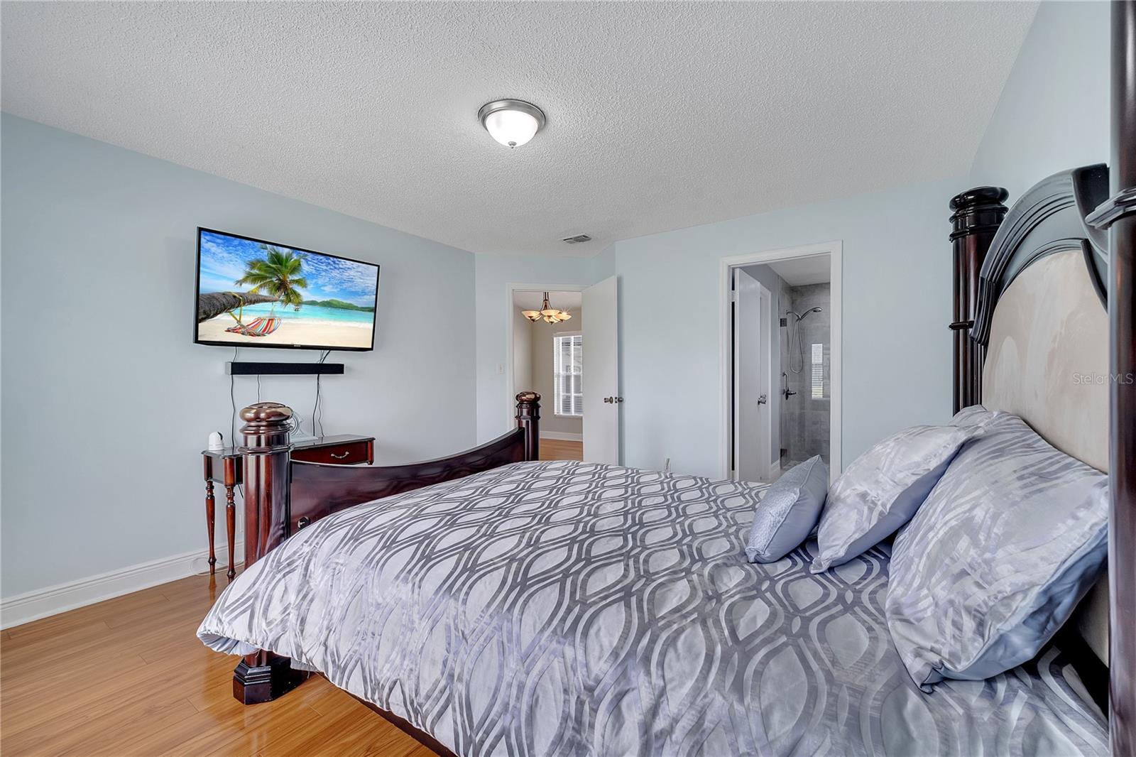 Image 16 of 66 For 819 Haulover Drive