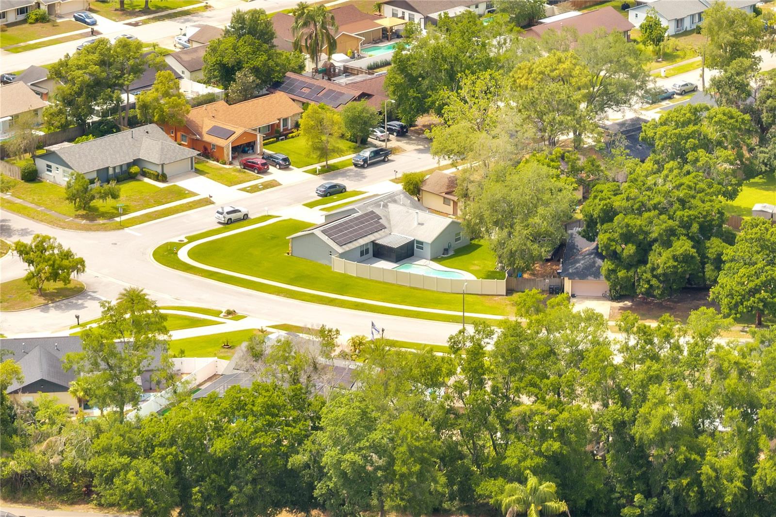 Image 7 of 66 For 819 Haulover Drive