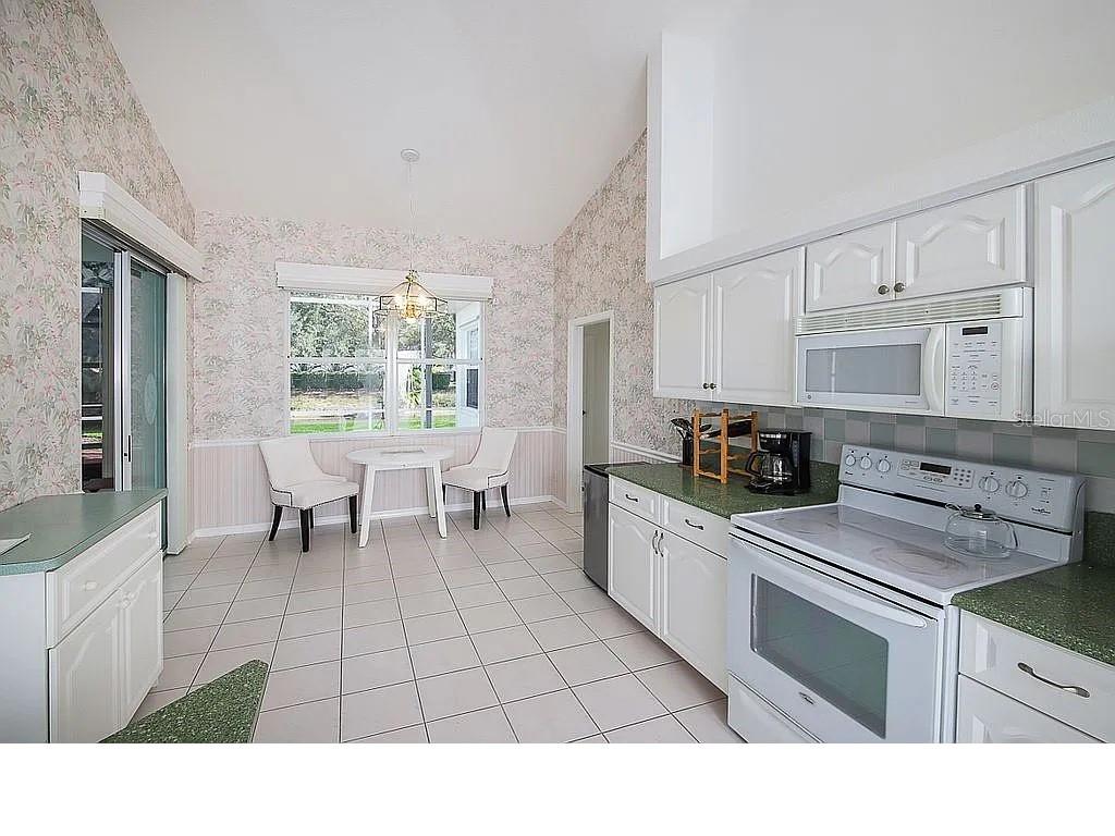 Image 12 of 25 For 470 Bermuda Isles Circle