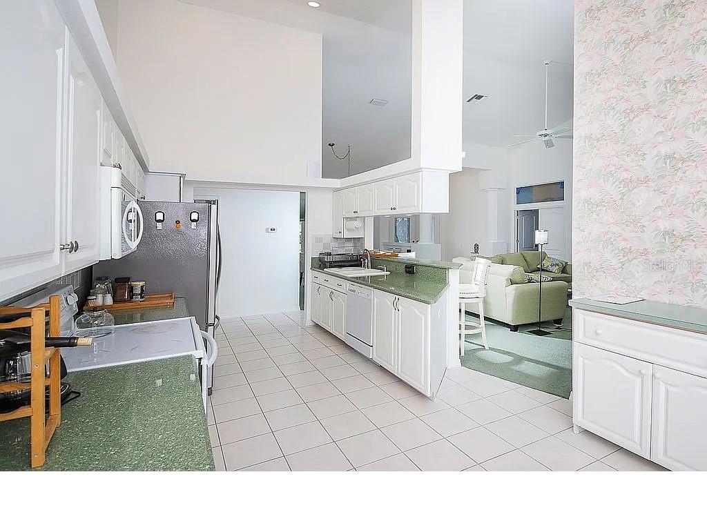 Image 13 of 25 For 470 Bermuda Isles Circle