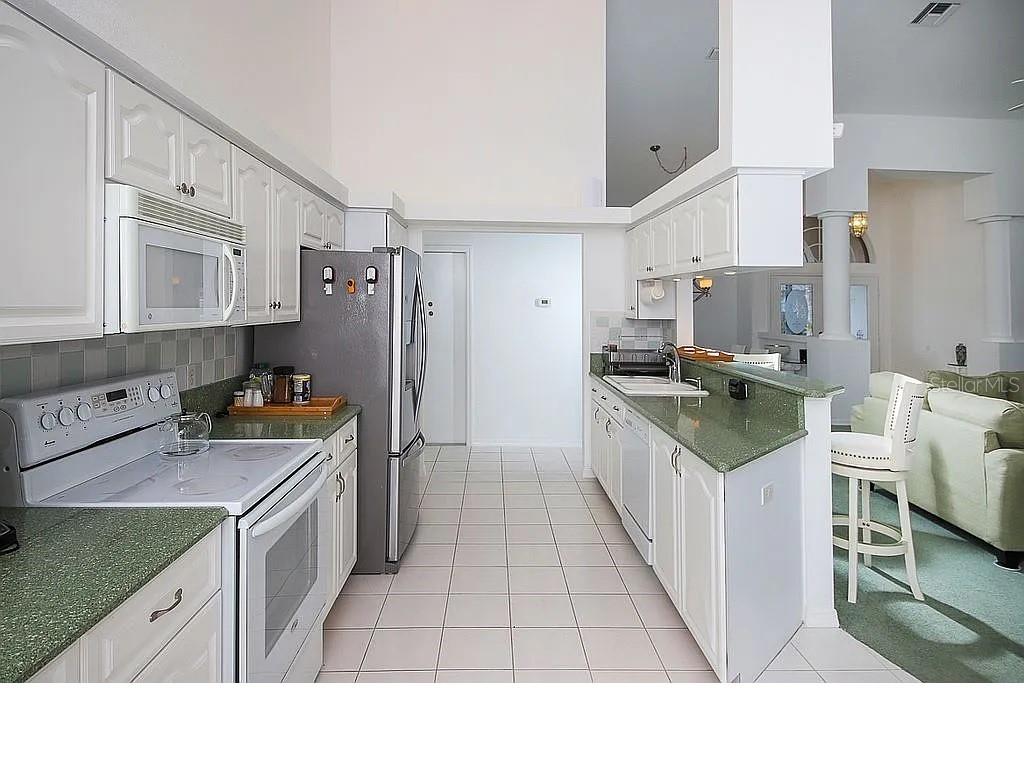 Image 14 of 25 For 470 Bermuda Isles Circle