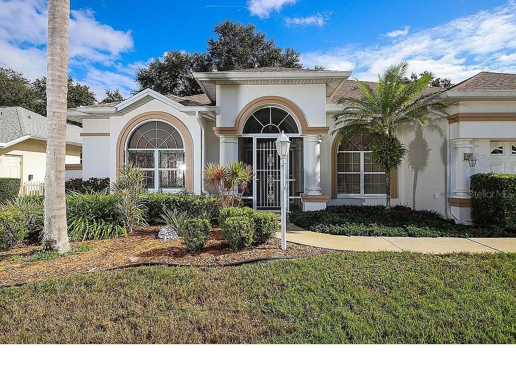 Image 3 of 25 For 470 Bermuda Isles Circle