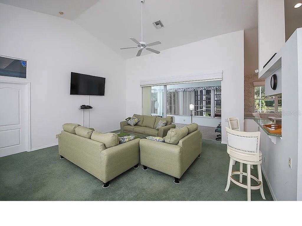 Image 8 of 25 For 470 Bermuda Isles Circle