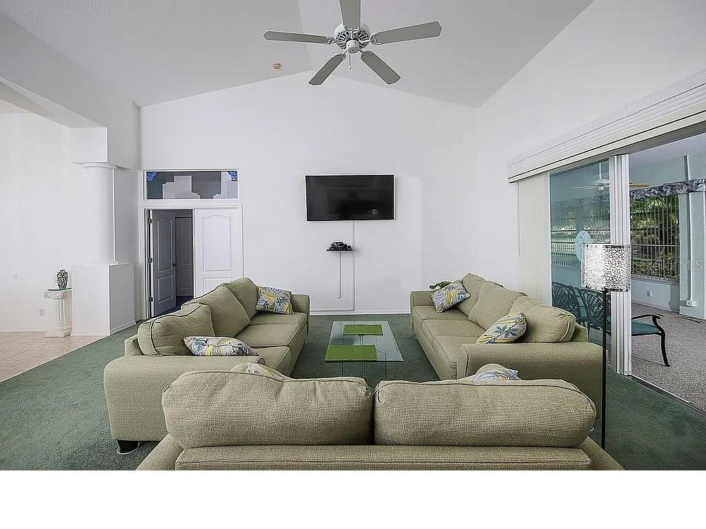 Image 9 of 25 For 470 Bermuda Isles Circle