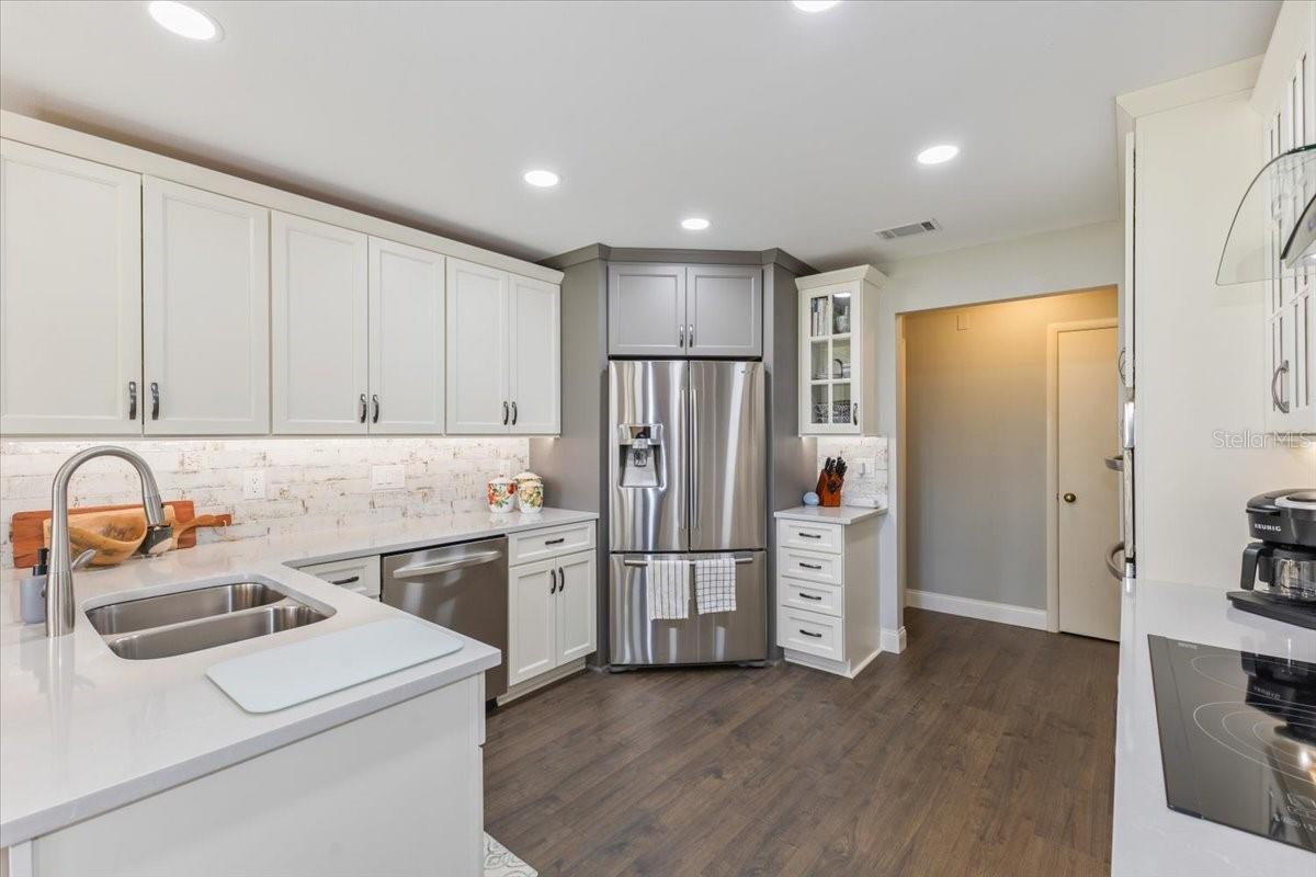 Image 12 of 73 For 6054 Tarawood Drive