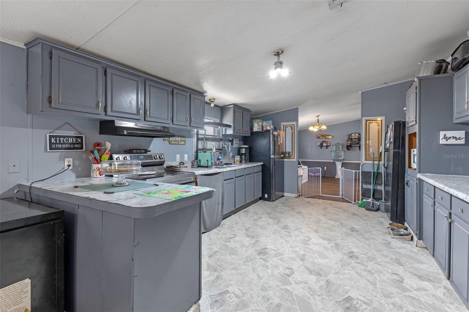 Image 10 of 17 For 3870 47 Street