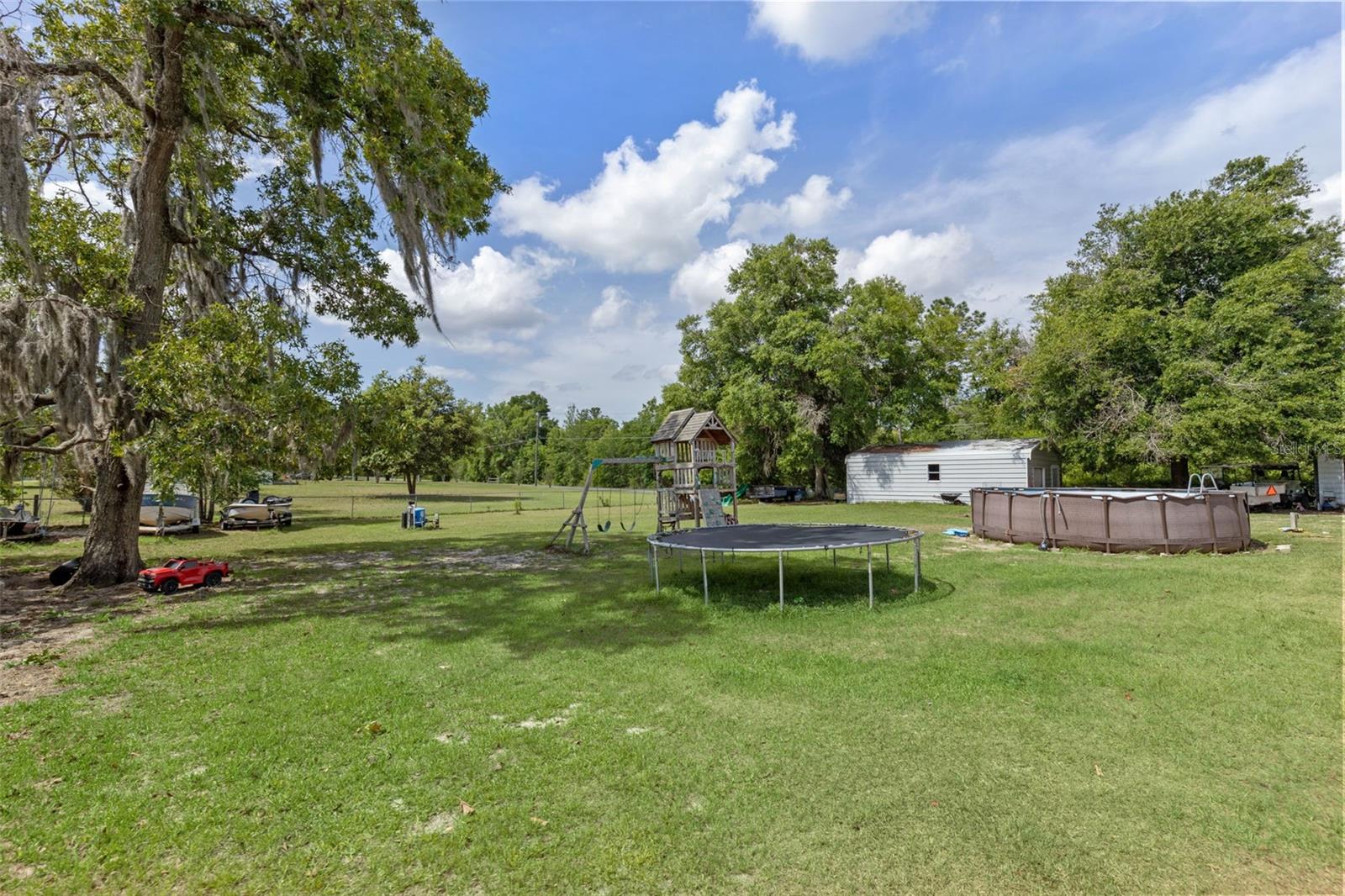Image 16 of 17 For 3870 47 Street