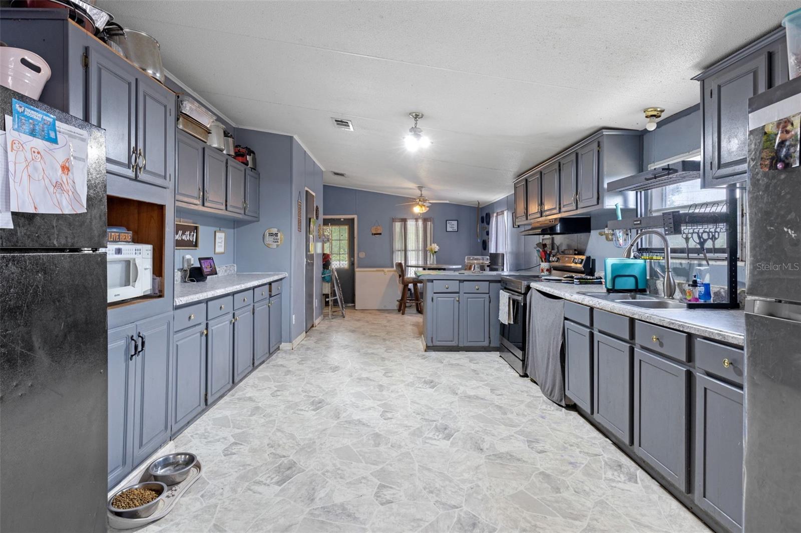 Image 8 of 17 For 3870 47 Street