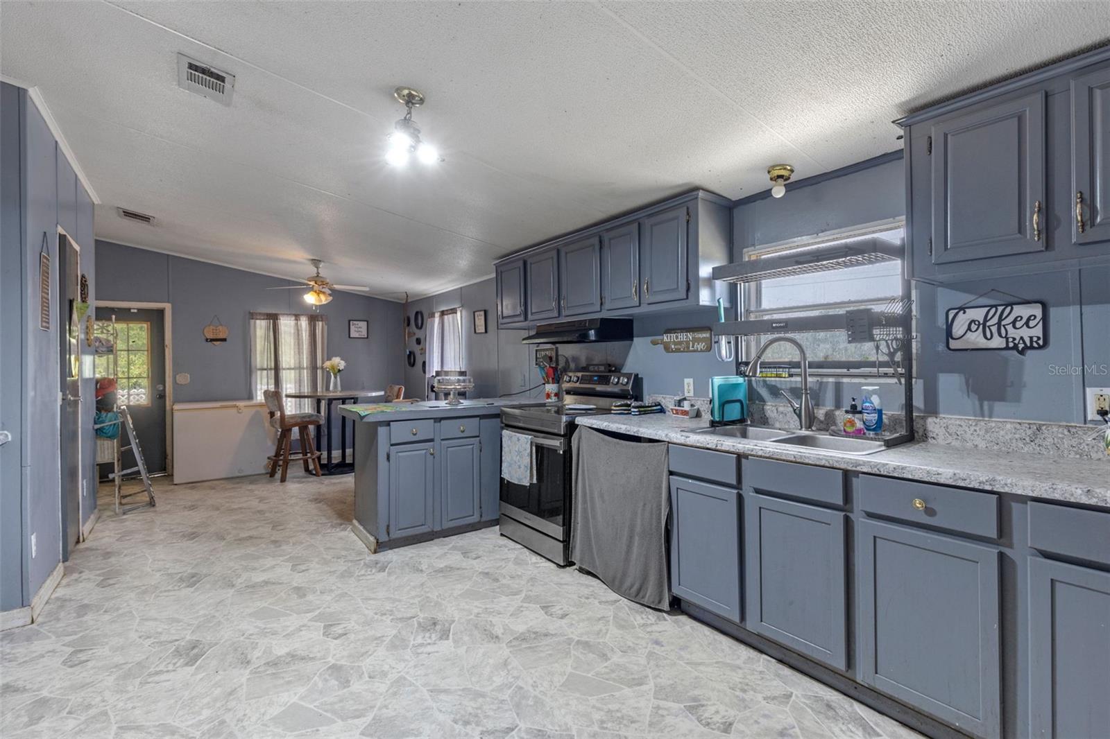 Image 9 of 17 For 3870 47 Street