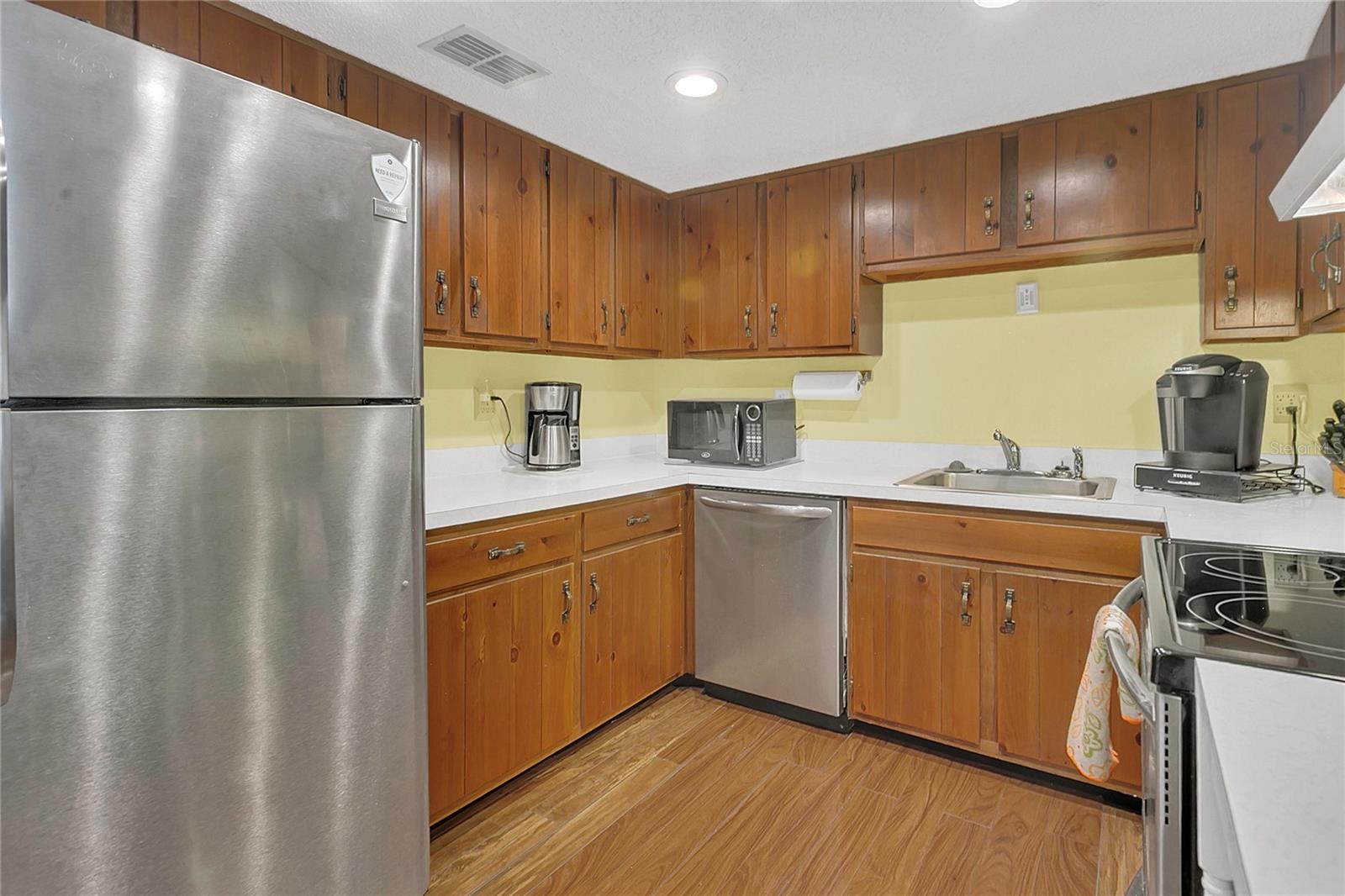 Image 15 of 32 For 516 Bahia Circle B