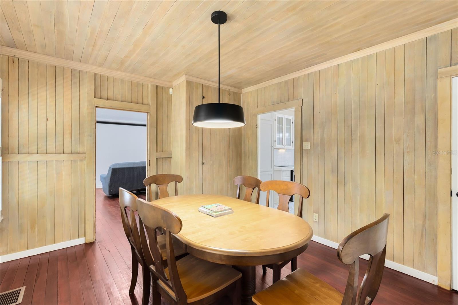 Image 11 of 36 For 6971 Earlwood Avenue