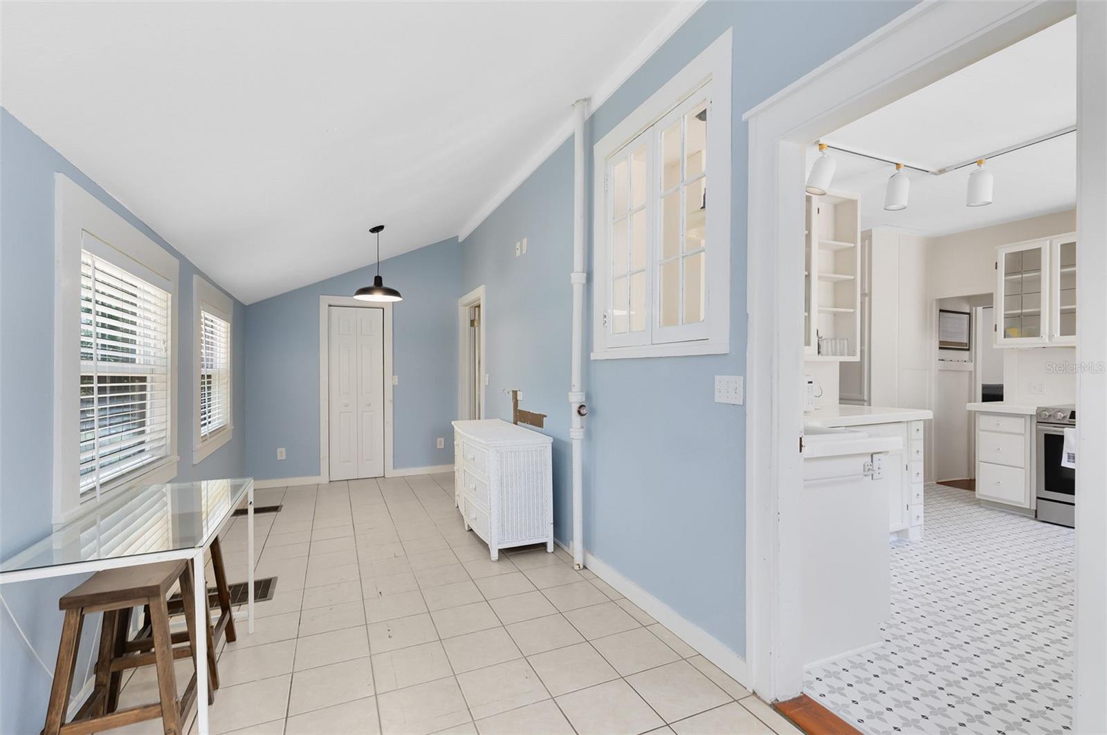 Image 21 of 36 For 6971 Earlwood Avenue