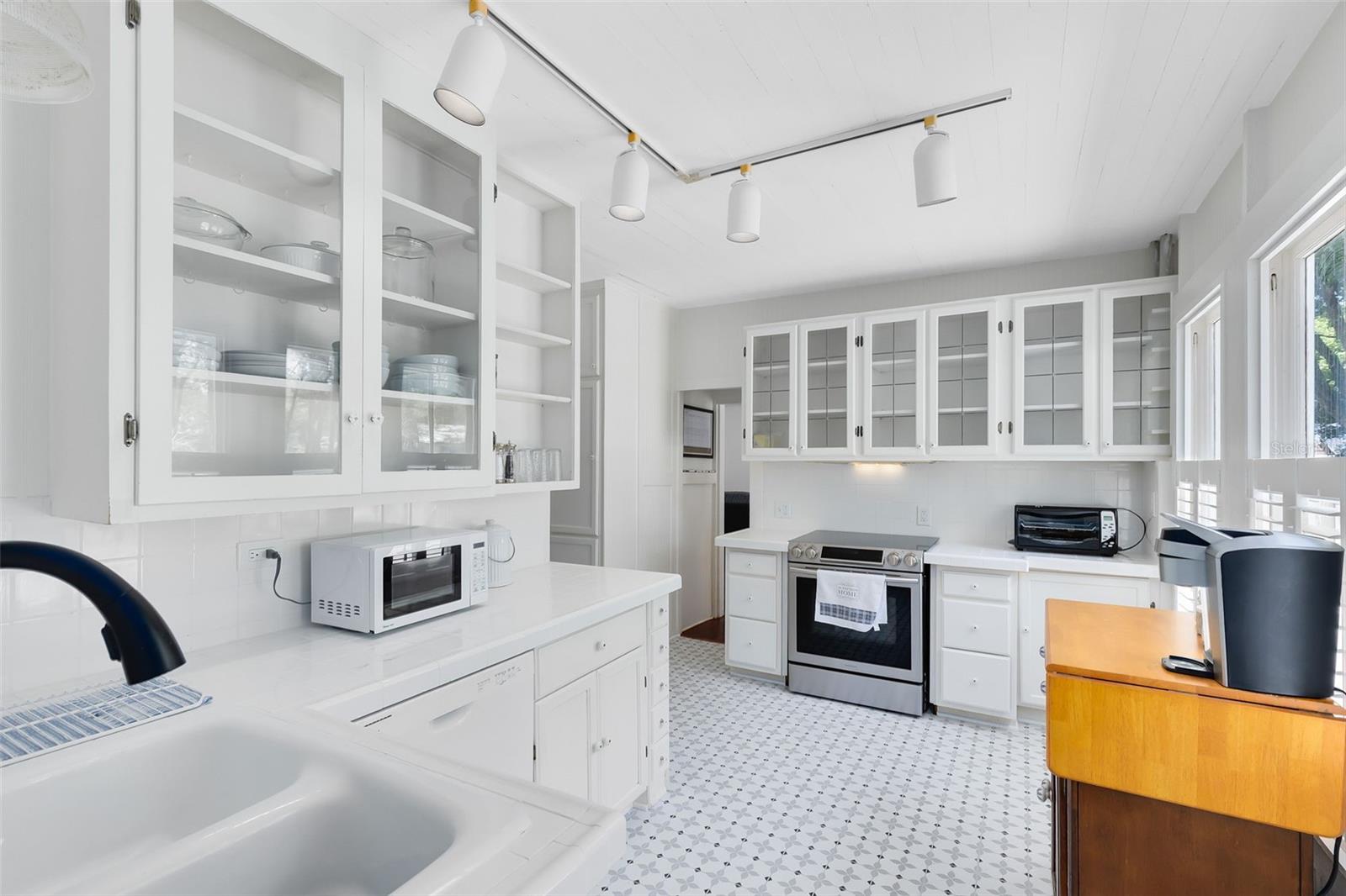 Image 7 of 36 For 6971 Earlwood Avenue