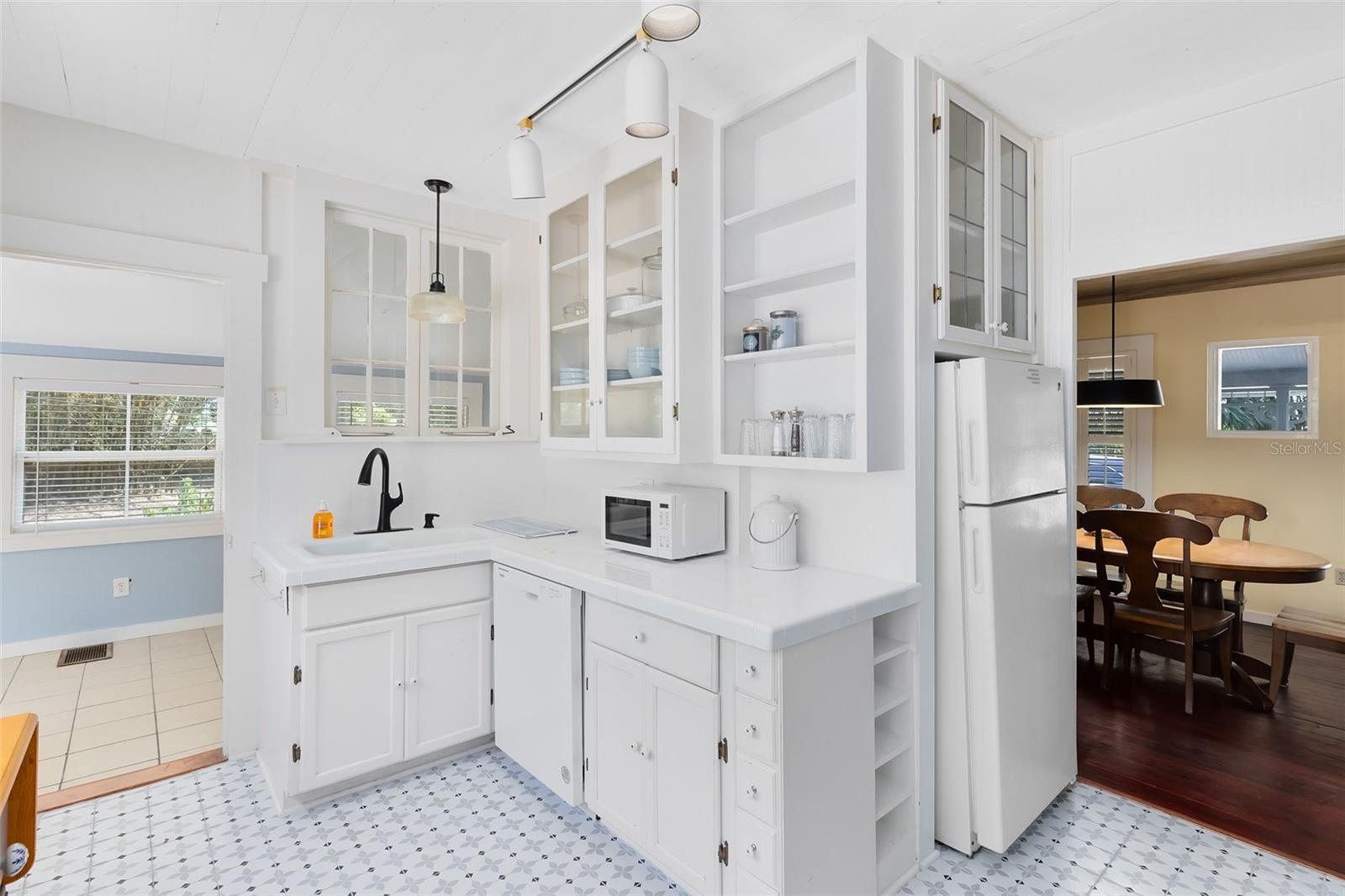 Image 8 of 36 For 6971 Earlwood Avenue