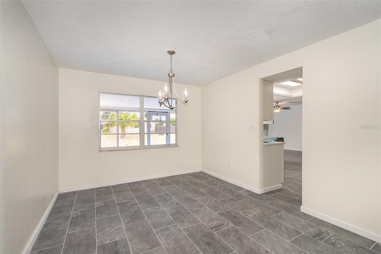 Image 15 of 34 For 790 Aragon Avenue Ne
