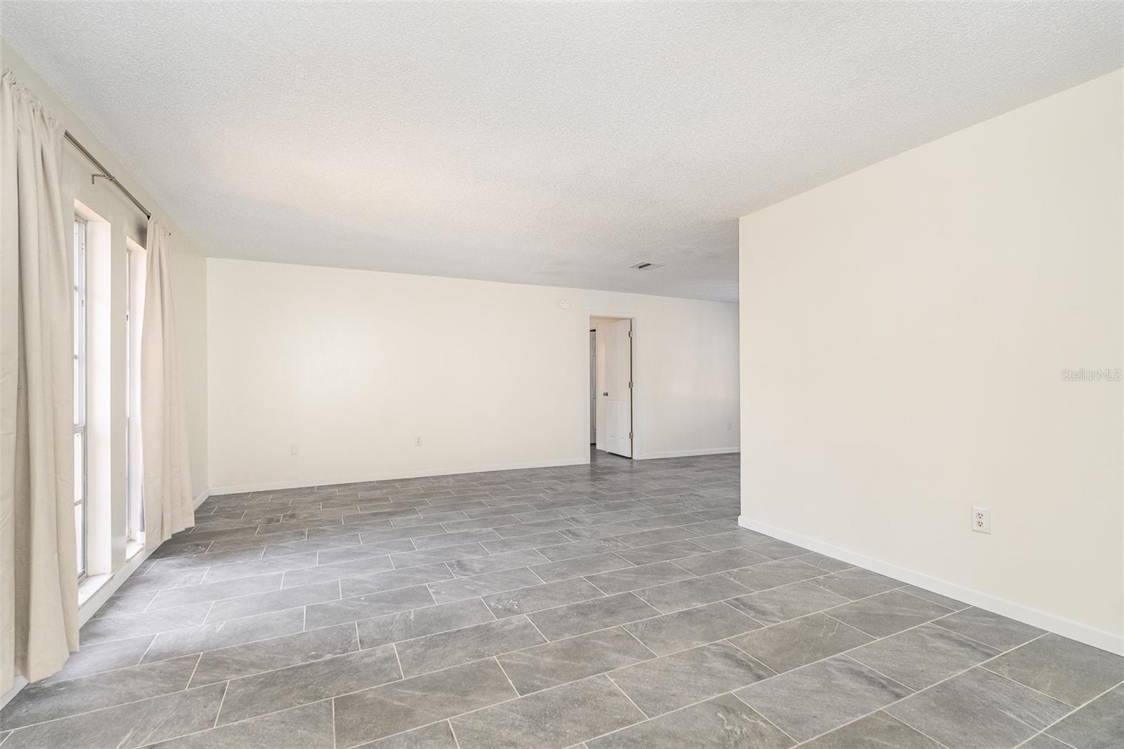 Image 6 of 34 For 790 Aragon Avenue Ne