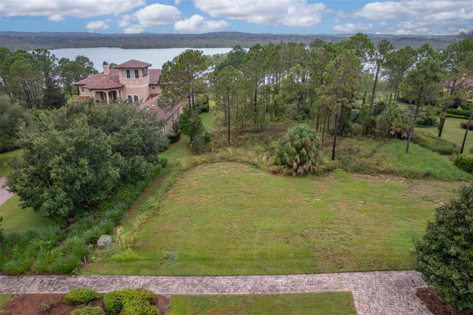 Image 10 of 37 For 16325 Pendio Drive