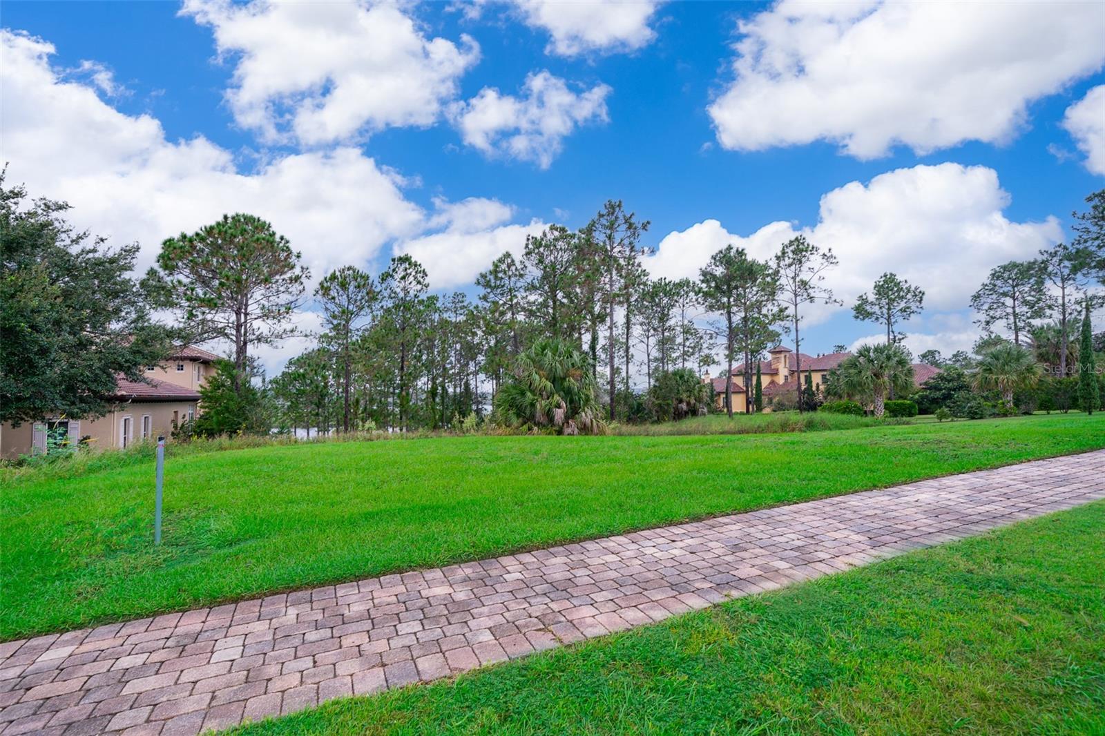 Image 14 of 37 For 16325 Pendio Drive
