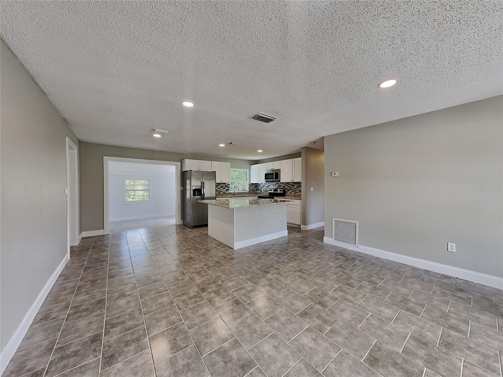 Image 3 of 18 For 3220 Mahalia Place