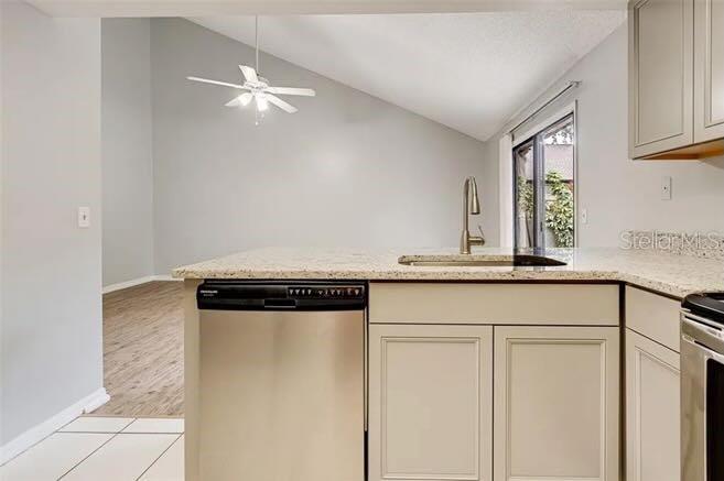 Image 10 of 18 For 6262 142nd Avenue N 1203