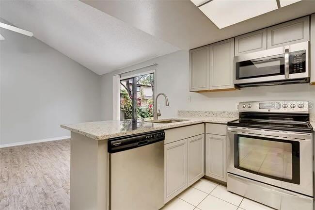 Image 11 of 18 For 6262 142nd Avenue N 1203