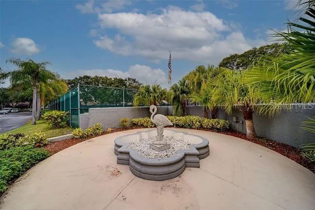 Image 7 of 18 For 6262 142nd Avenue N 1203