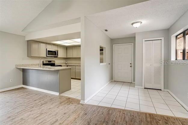 Image 8 of 18 For 6262 142nd Avenue N 1203