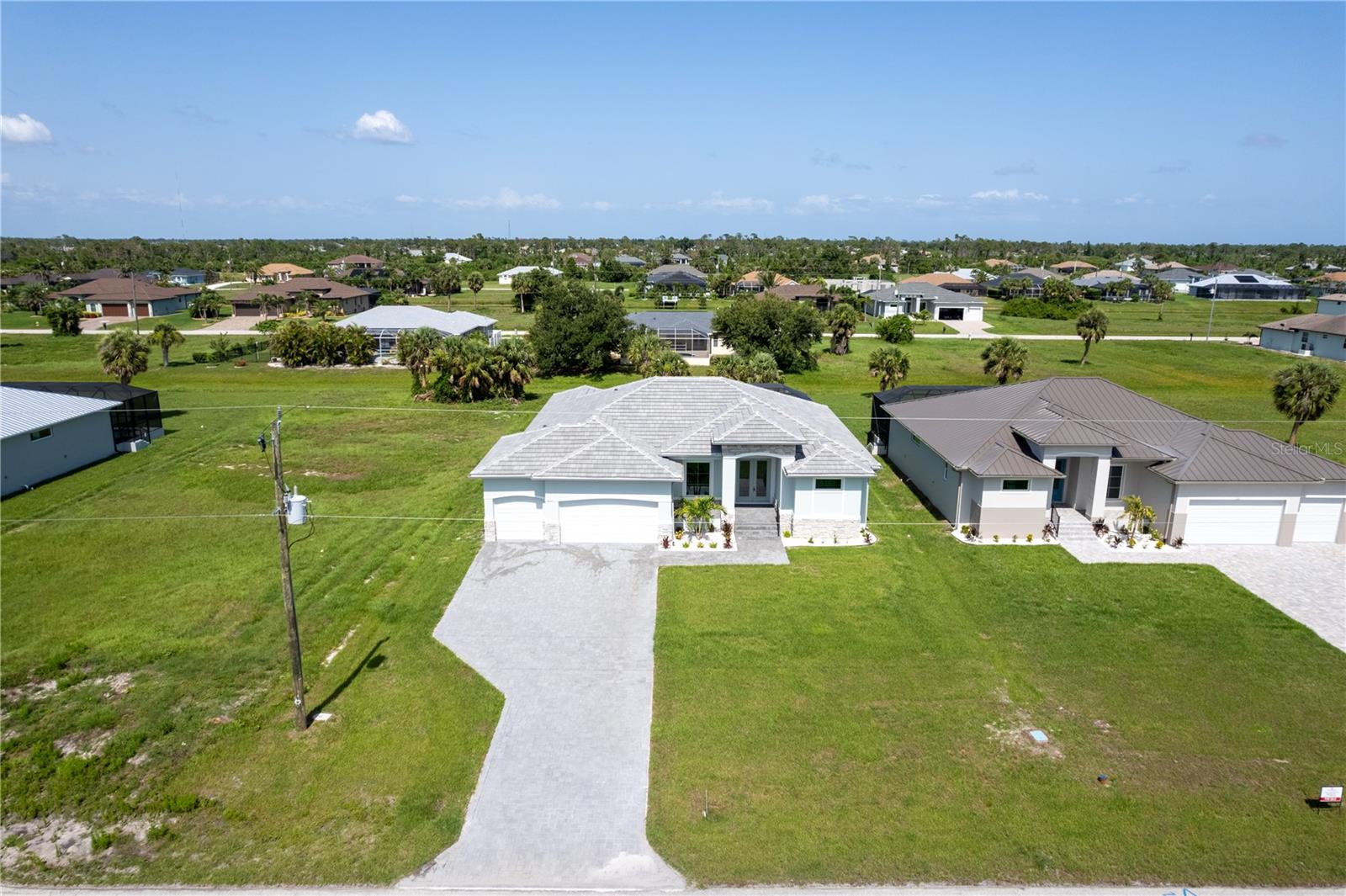 Image 33 of 37 For 209 Rotonda Boulevard S