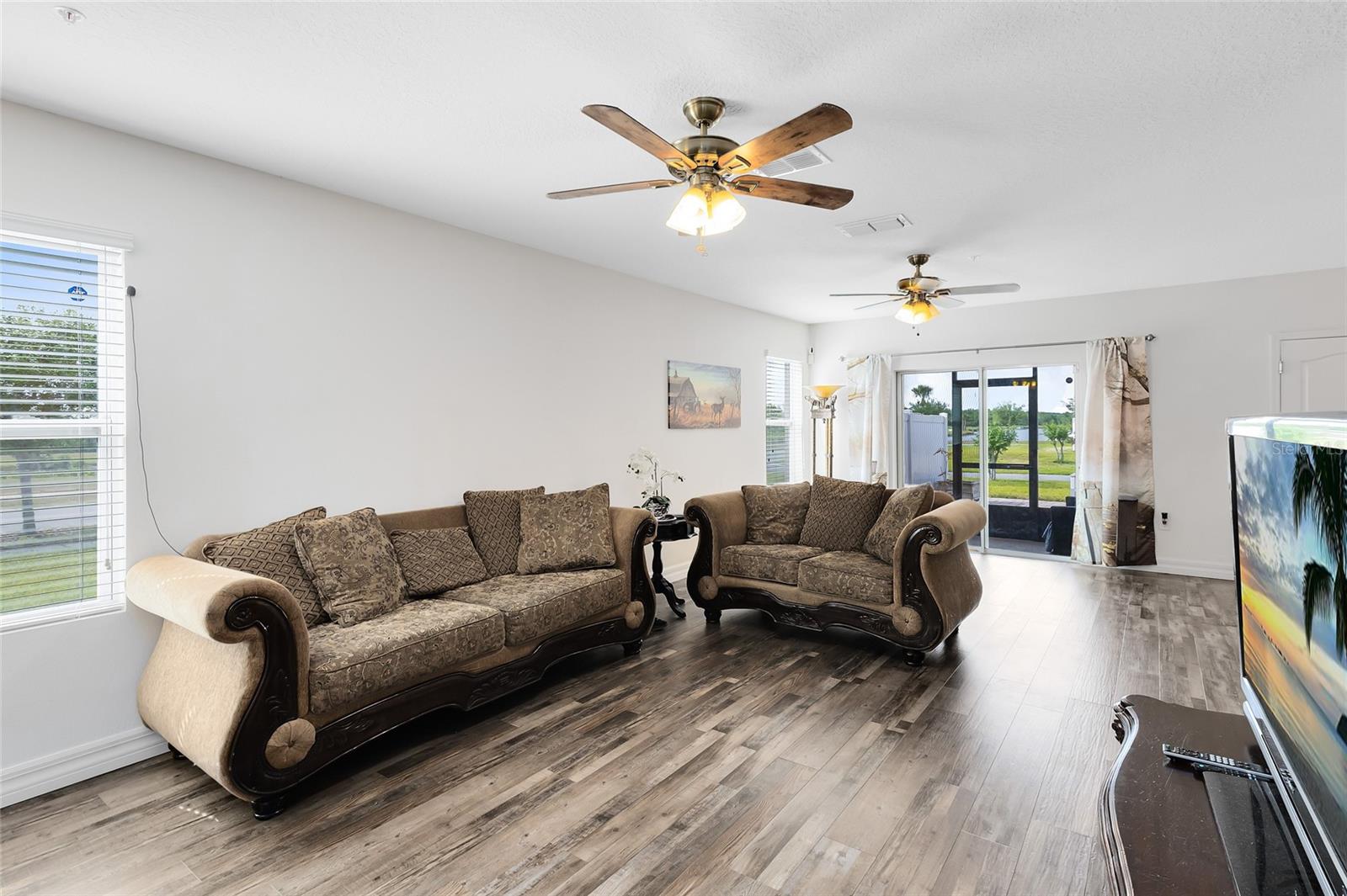 Image 4 of 29 For 4801 Apple Blossom Lane