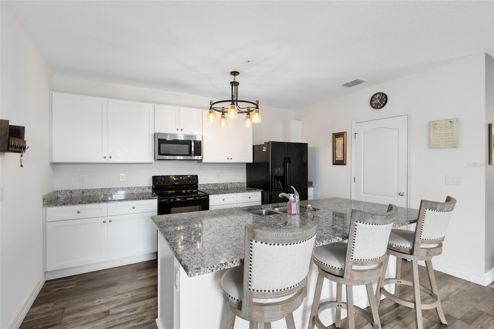 Image 6 of 29 For 4801 Apple Blossom Lane