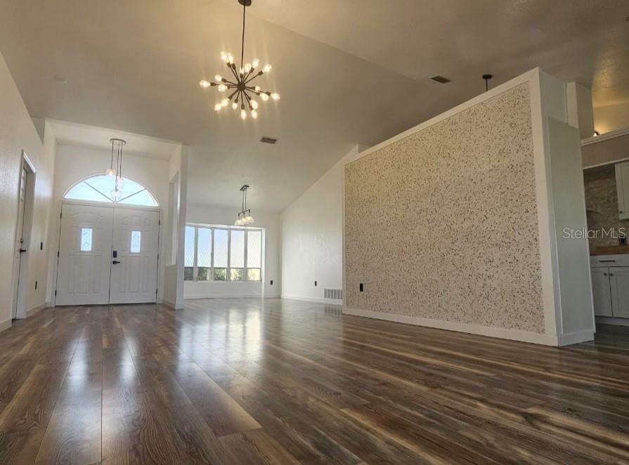 Image 8 of 39 For 460 Rotonda Circle