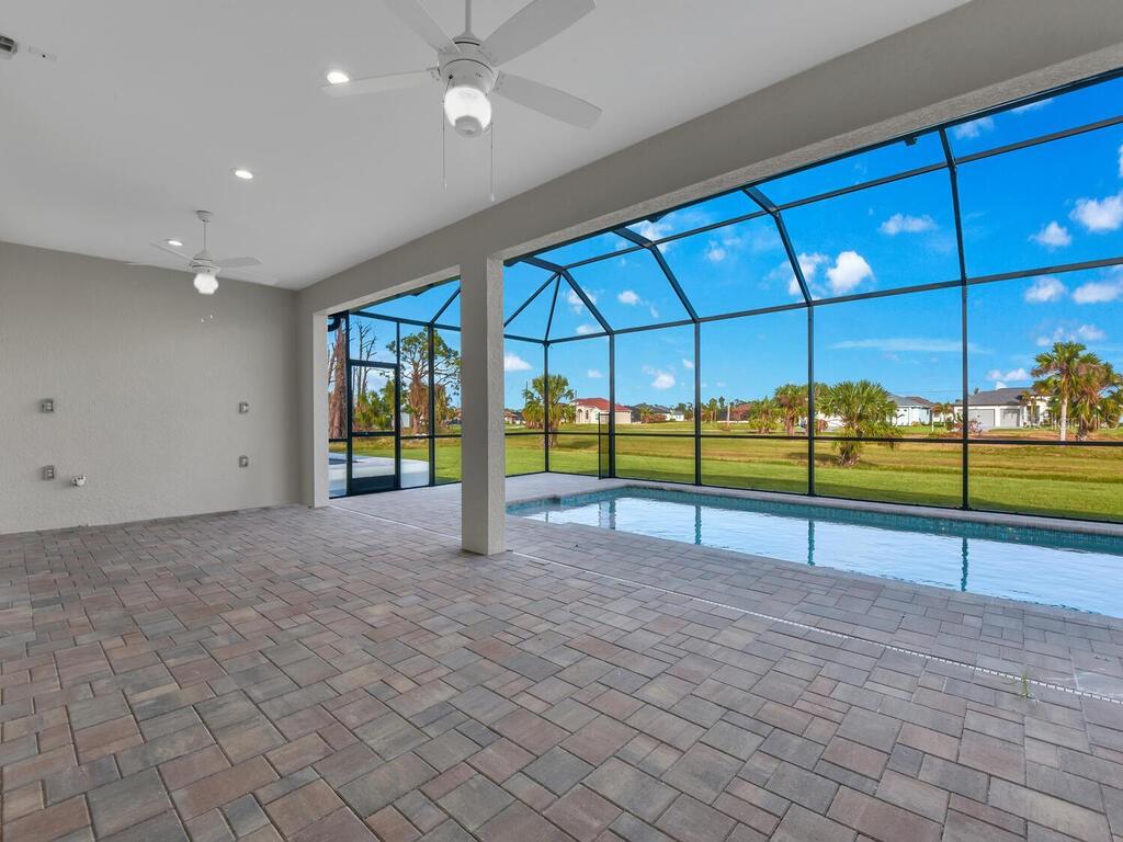 Image 31 of 37 For 211 Rotonda Boulevard S