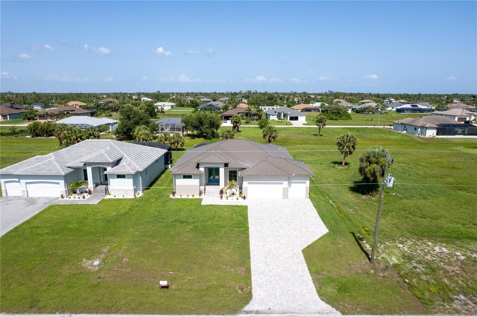Image 33 of 37 For 211 Rotonda Boulevard S