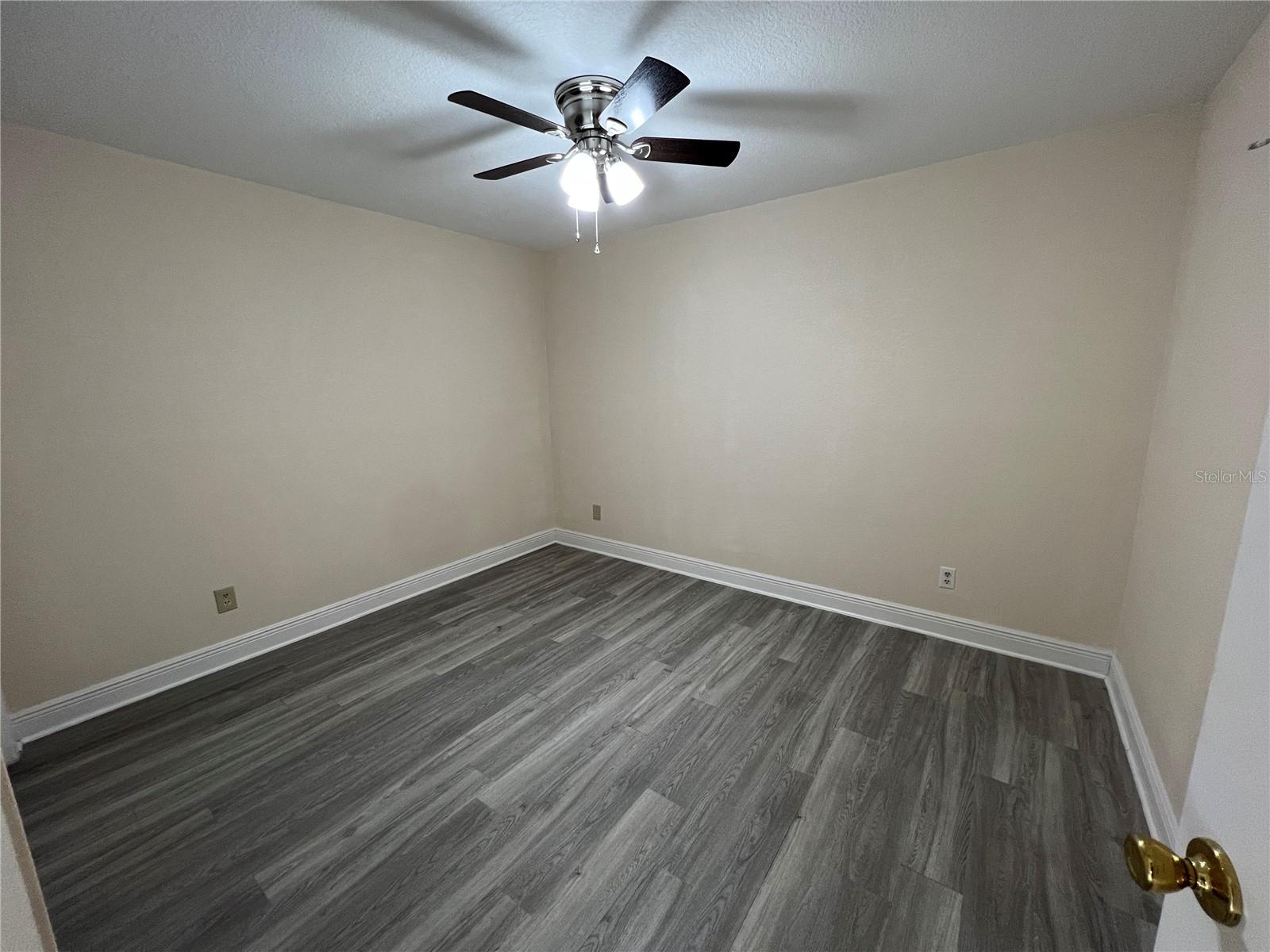 Image 15 of 26 For 1425 Orchid Lane