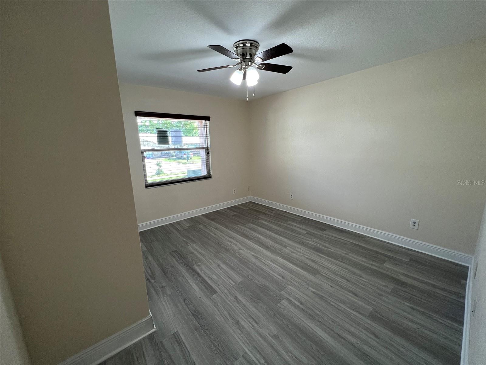 Image 5 of 26 For 1425 Orchid Lane