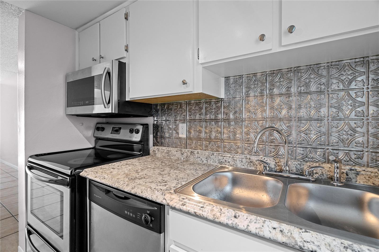 Image 3 of 21 For 5112 Temple Heights Road B