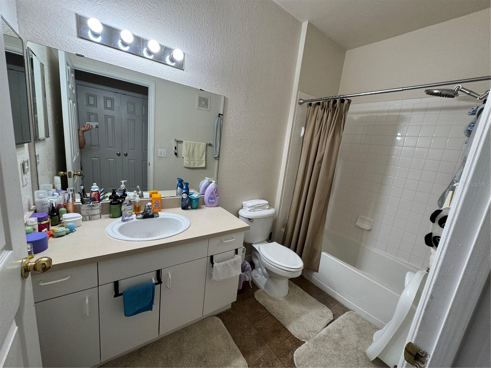 Image 20 of 27 For 3707 Conroy Road 1711